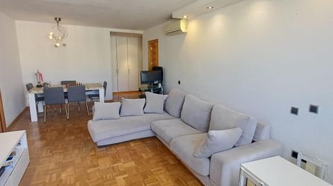 Foto 2 de Piso de alquiler en Calle Calle Esperanto, Carranque - Haza Cuevas, Málaga Capital