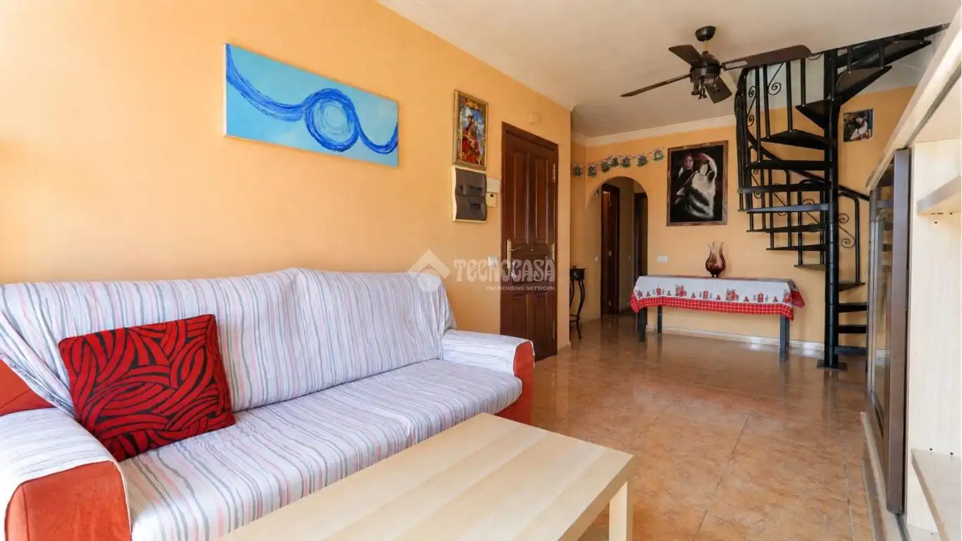 Sala d'estar de Pis en venda en San Cristóbal de la Laguna amb Moblat