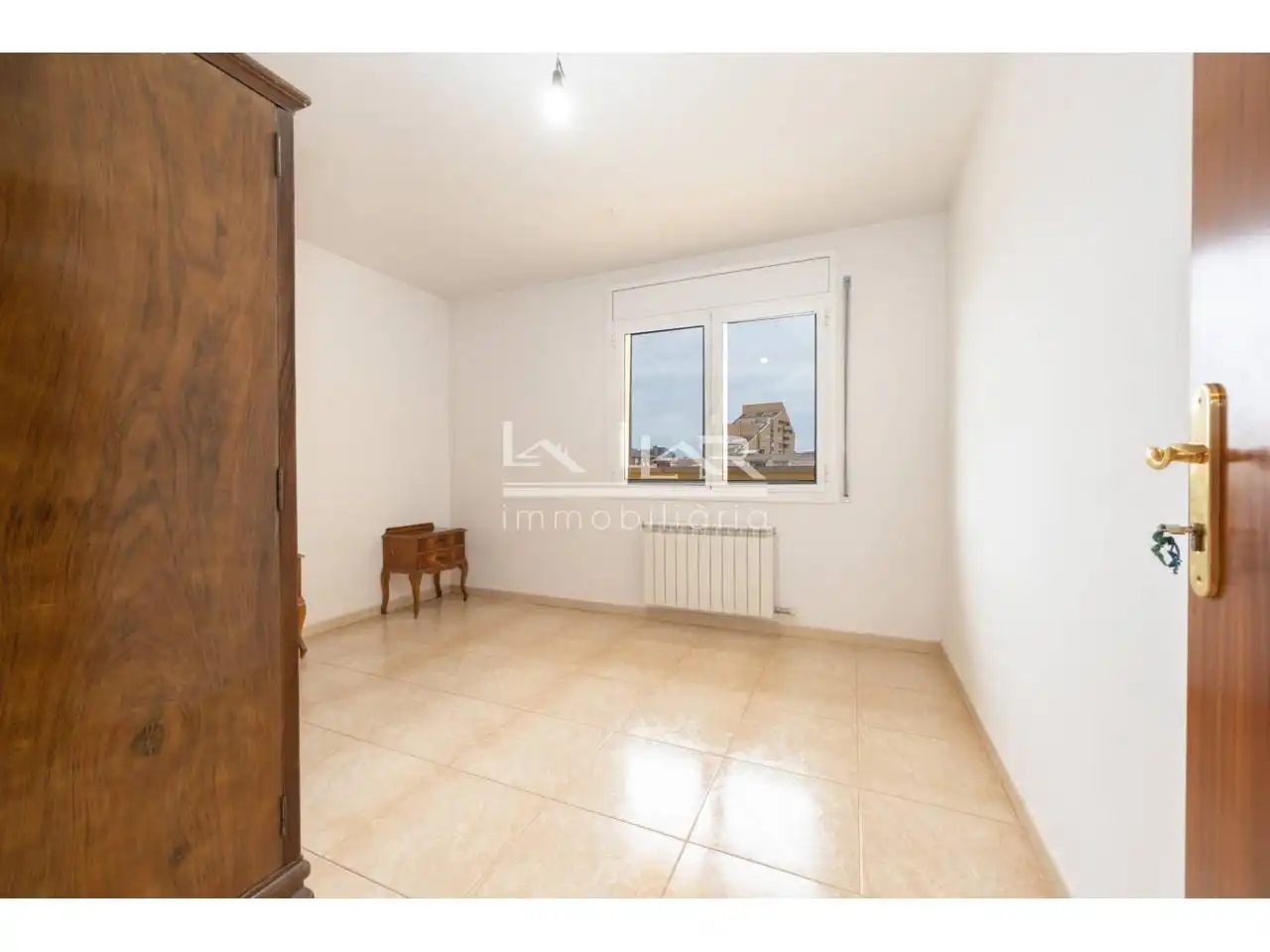 Habitación de Ático en venta en Vic con Calefacción, Terraza y Trastero