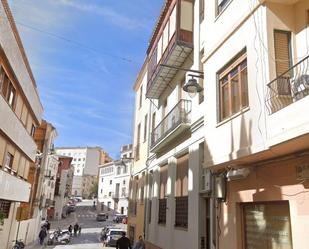 Vista exterior de Pis en venda en Ontinyent amb Jardí privat, Terrassa i Traster