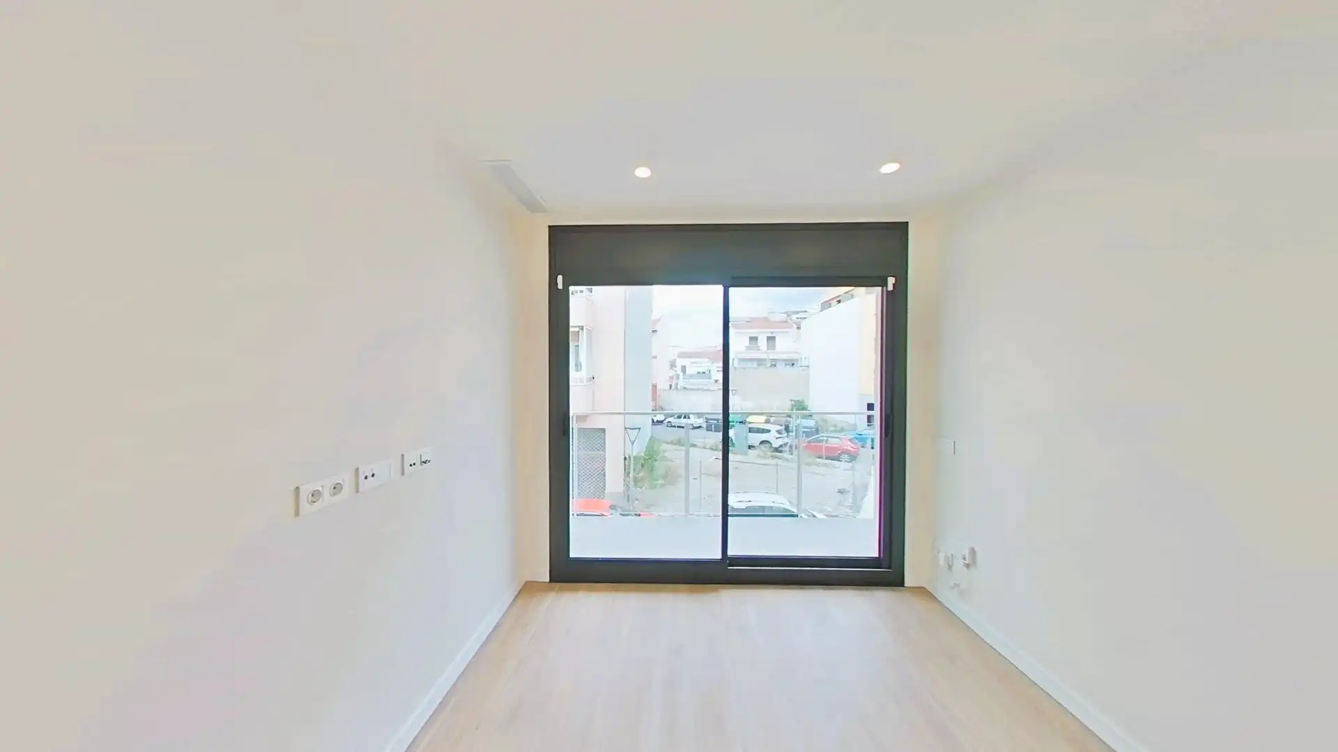 Wohnung zum Verkauf in Cubelles mit Klimaanlage, Heizung und Privatgarten