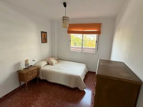 Dormitori de Pis de lloguer en Málaga Capital amb Aire condicionat, Terrassa i Moblat