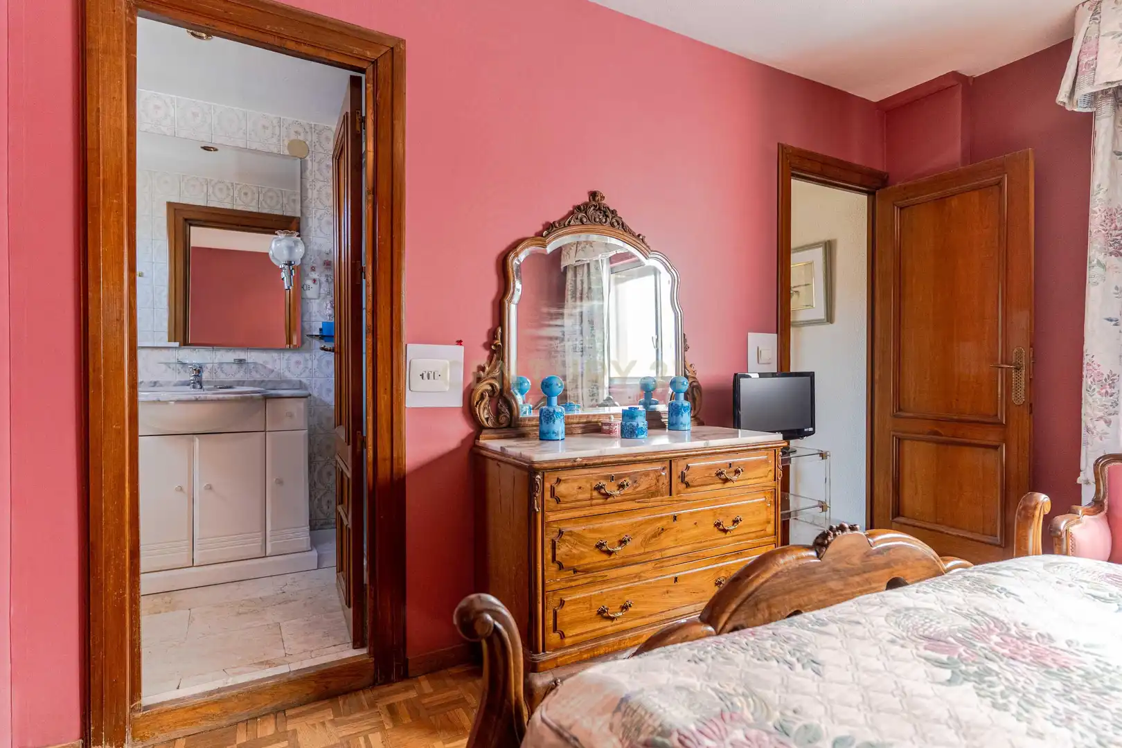 Habitación de Piso en venta en Granada con Trastero y Balcón