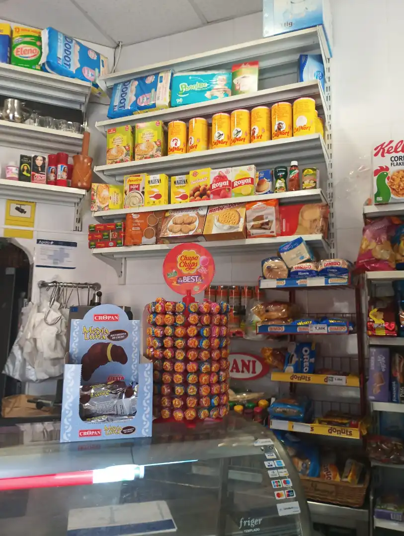 Local en traspaso en Badalona con Amueblado