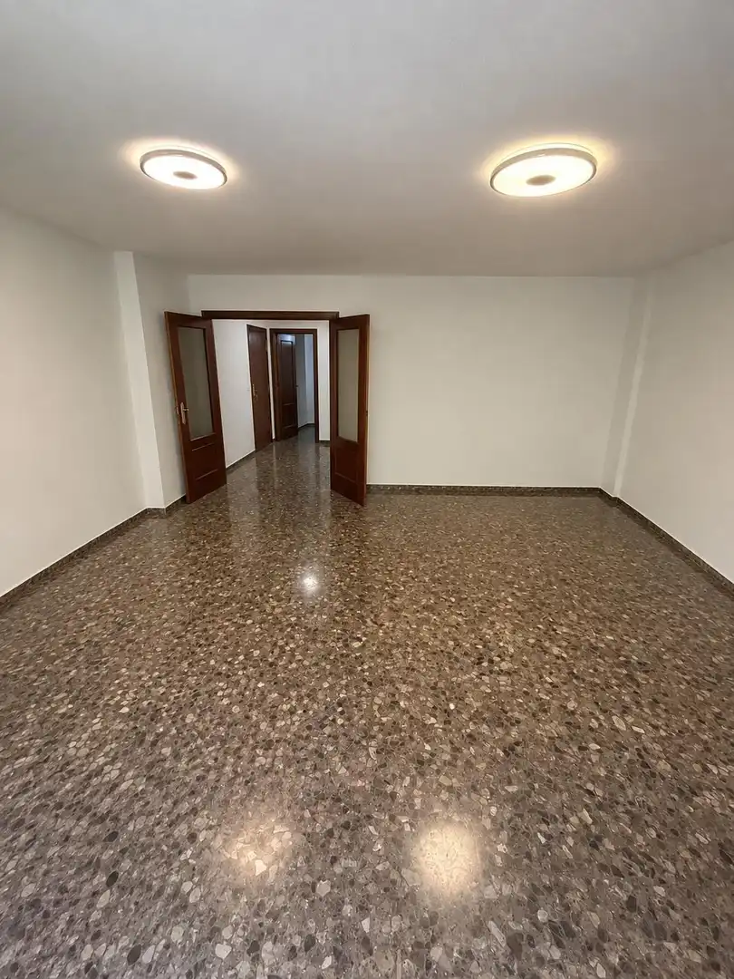 Flat for sale in Valencia  with Balcony