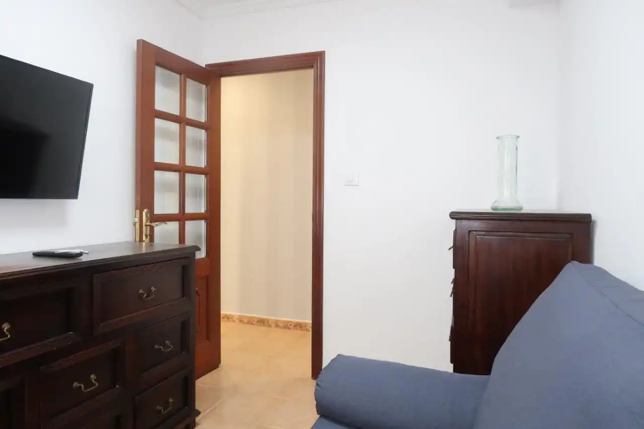 Schlafzimmer von Wohnung zur Miete in A Coruña Capital  mit Heizung und Möbliert