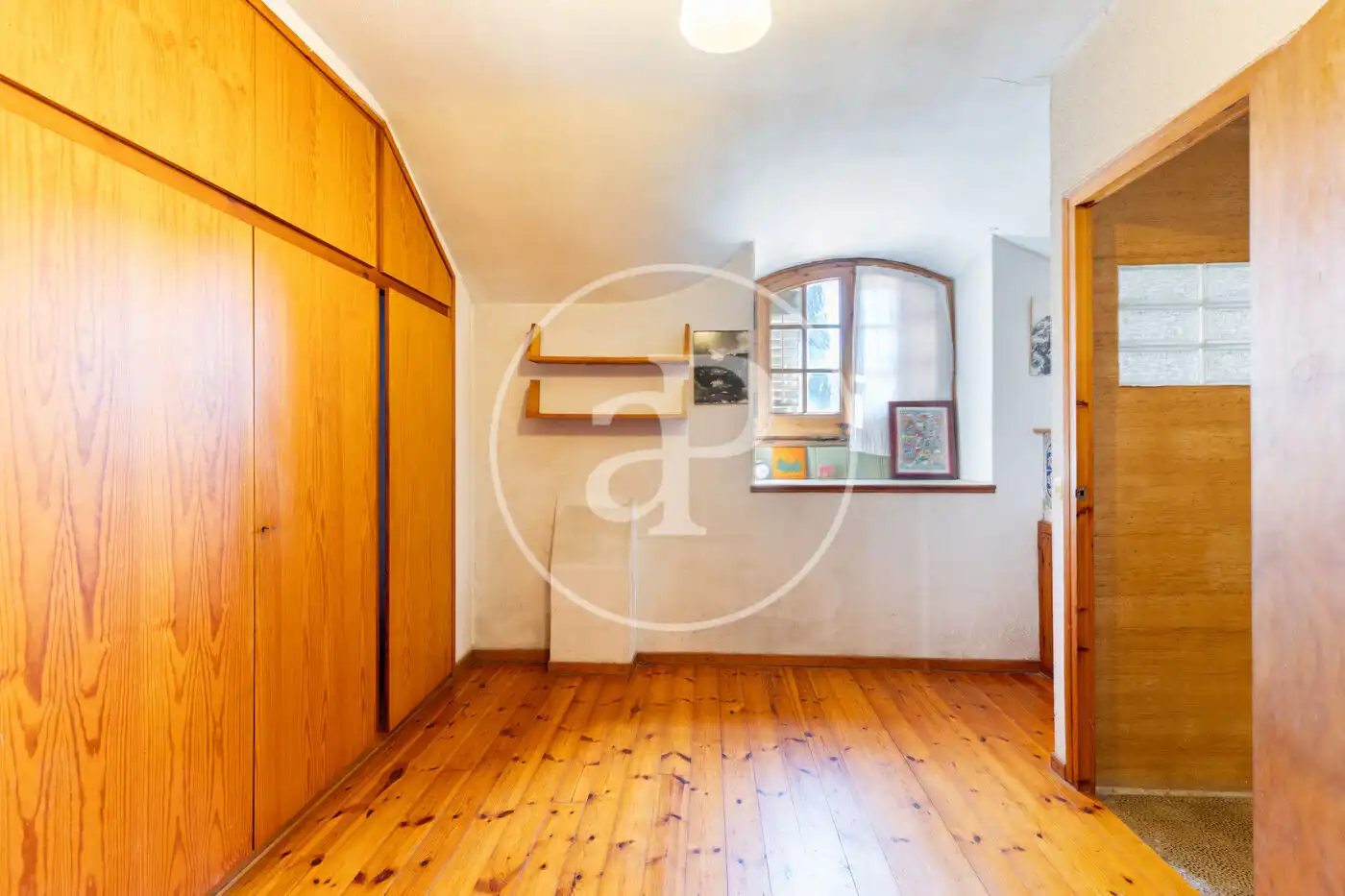 Houses for sale in Carrer d'Àngel Guimerà, L'Eixample