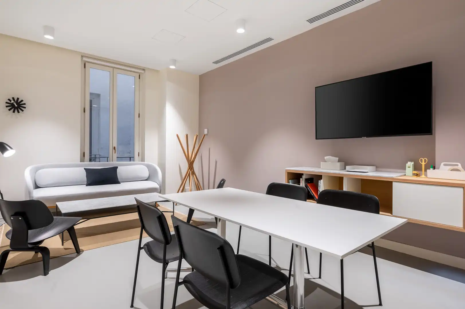 Sala de estar de Oficina de alquiler en Madrid con Aire acondicionado, Calefacción y Amueblado
