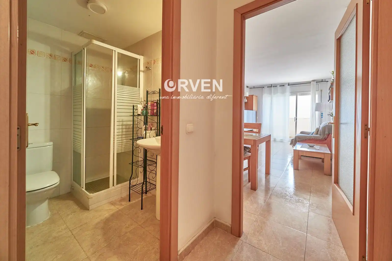 Baño de Piso en venta en El Vendrell con Calefacción, Terraza y Amueblado