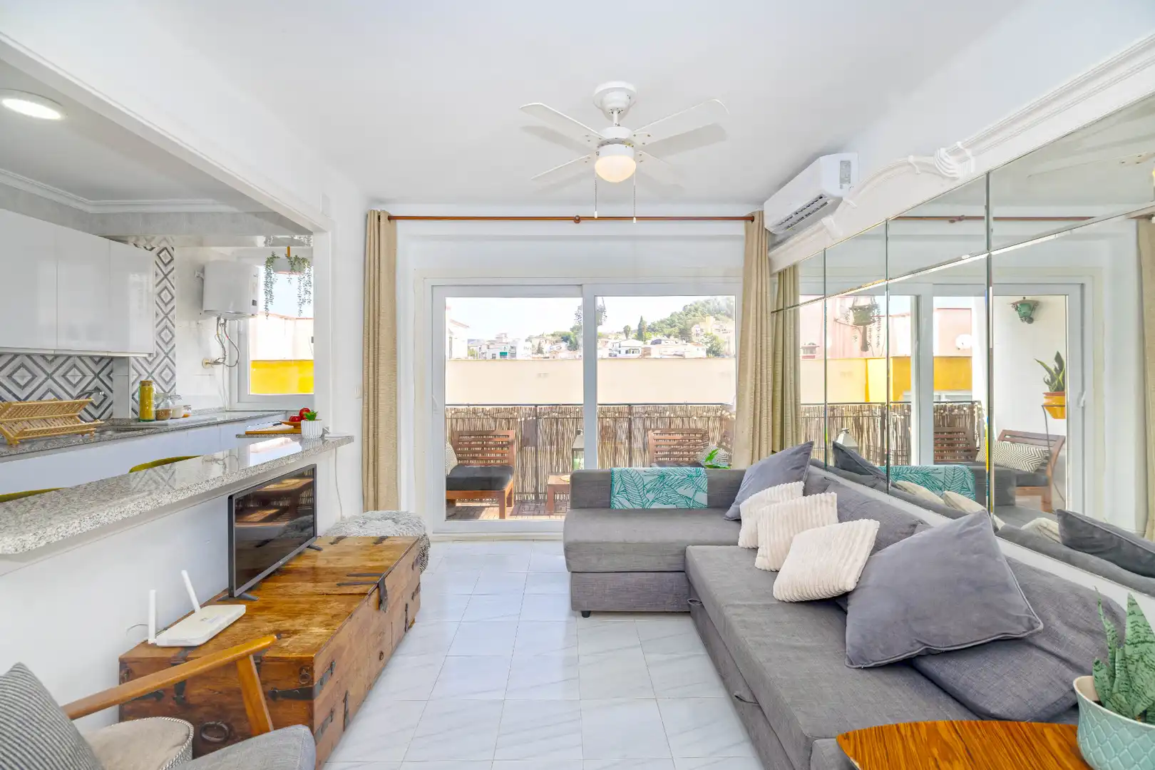 Living room of Flat for sale in Málaga  with Air Conditioner, Heating and Terrace