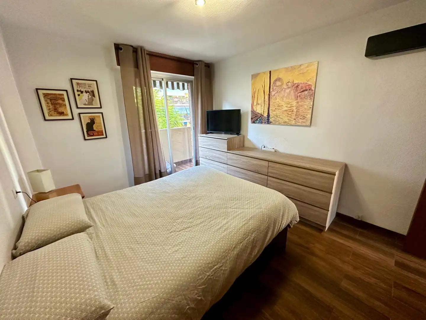 Habitación de Piso en venta en Alicante / Alacant con Aire acondicionado, Terraza y Amueblado