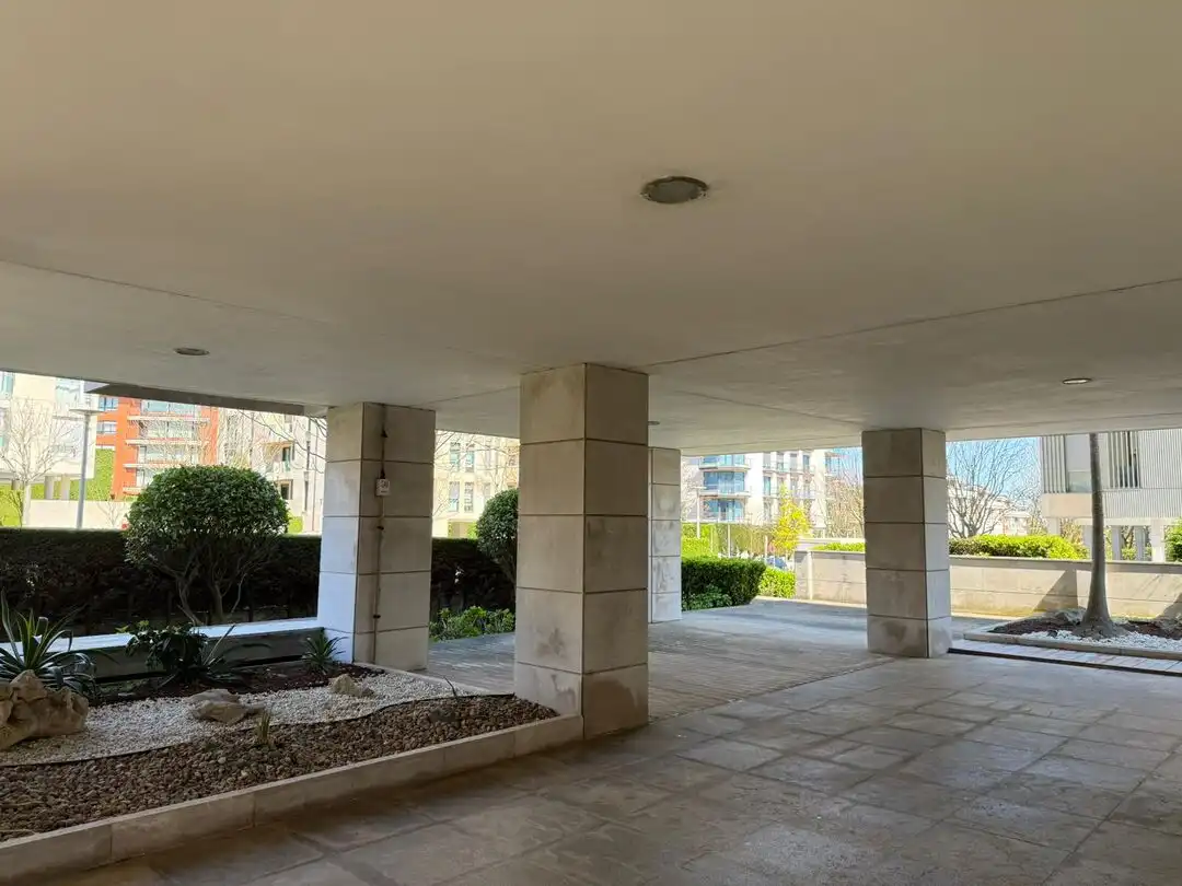 Außenansicht von Wohnung zur Miete in Santander mit Heizung, Privatgarten und Abstellraum