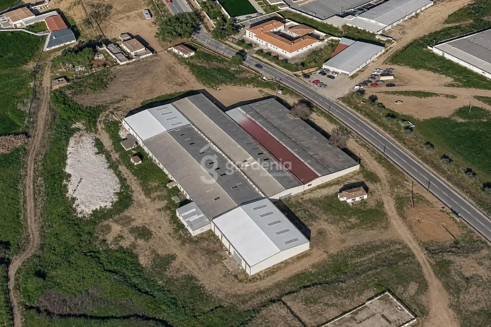 Vista exterior de Nau industrial en venda en Guadalcanal