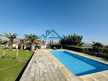 Piscina de Casa o xalet en venda en Talavera de la Reina amb Piscina