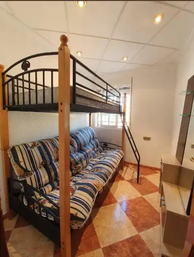Habitación de Casa o chalet en venta en Torrevieja con Aire acondicionado, Calefacción y Jardín privado