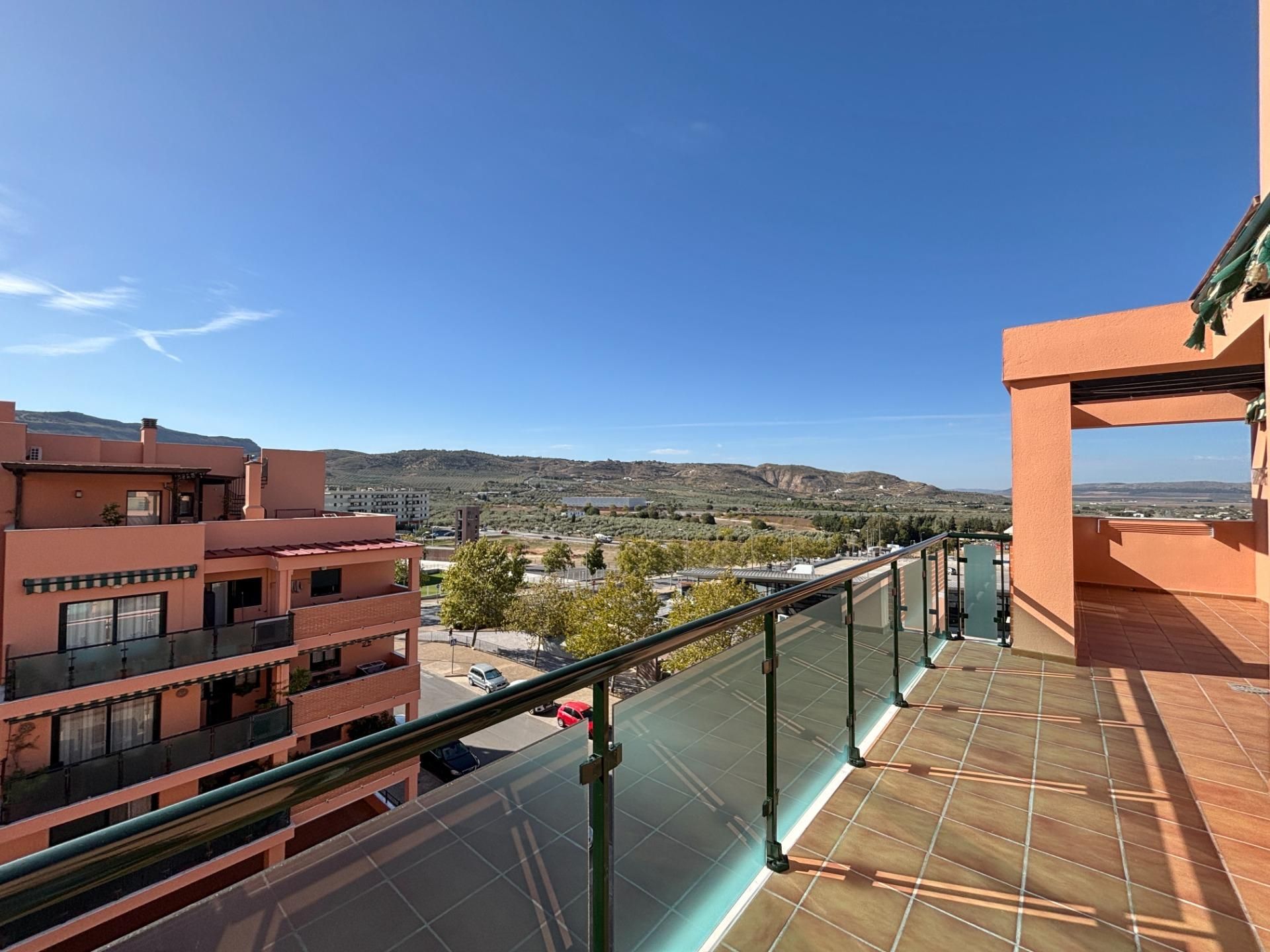 Vista exterior de Piso en venta en Antequera con Aire acondicionado, Terraza y Trastero