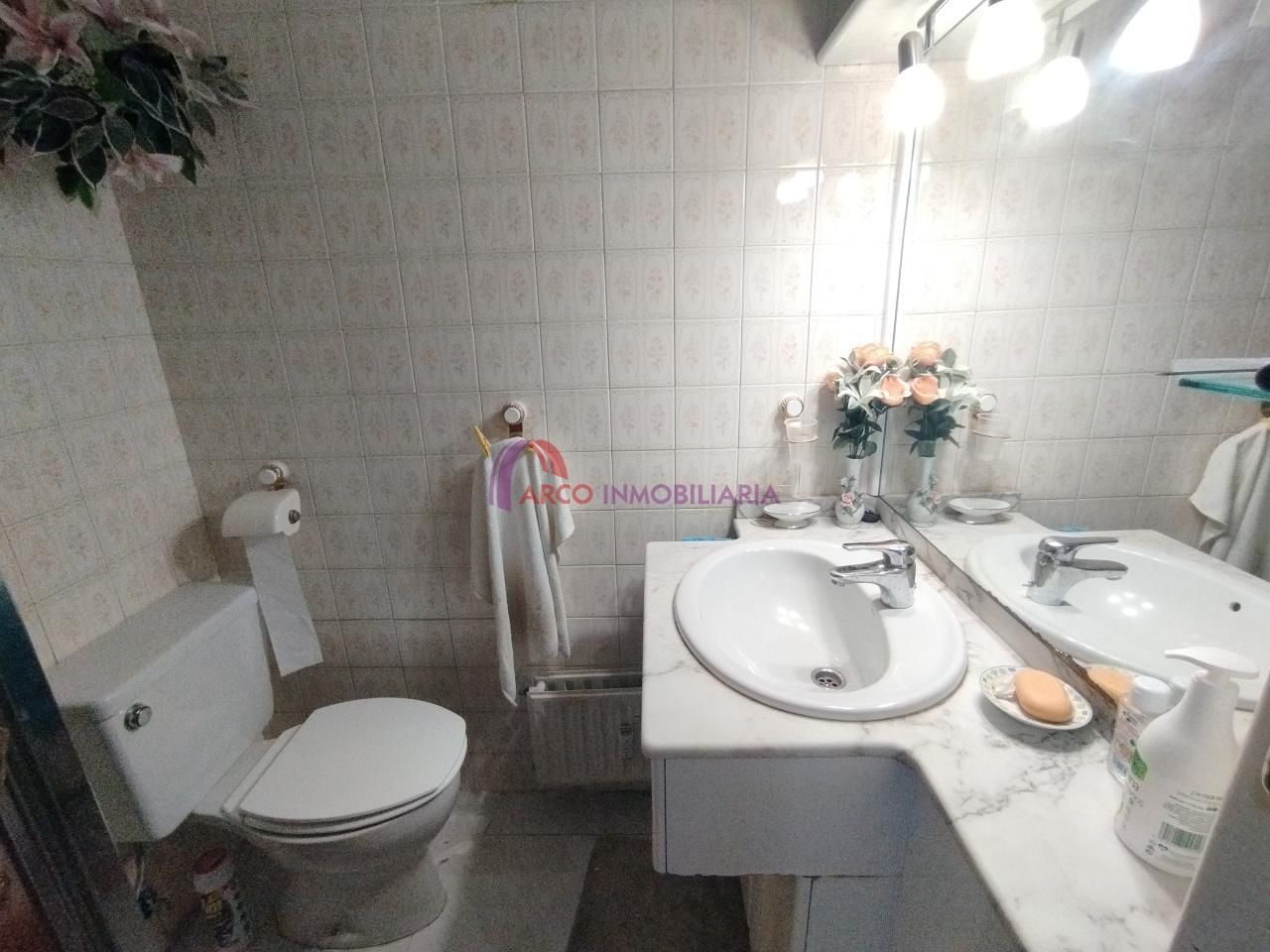 Bany de Apartament en venda en Burgos Capital amb Terrassa