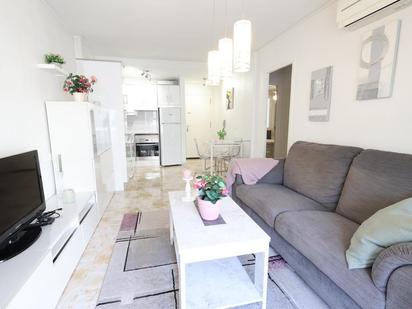 Sala d'estar de Apartament en venda en Torrevieja amb Aire condicionat i Terrassa