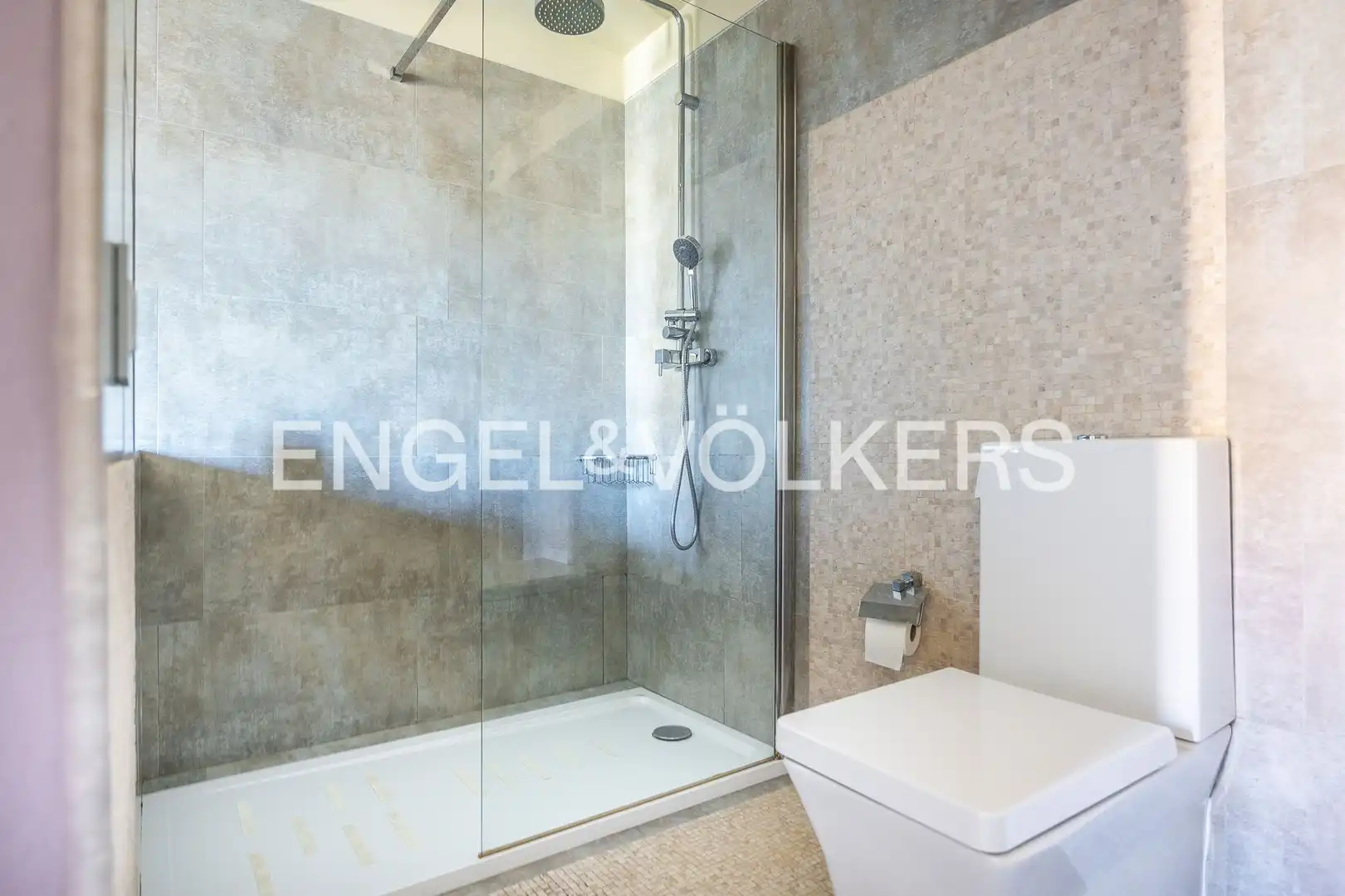 Baño de Ático en venta en Ayamonte con Aire acondicionado, Calefacción y Jardín privado