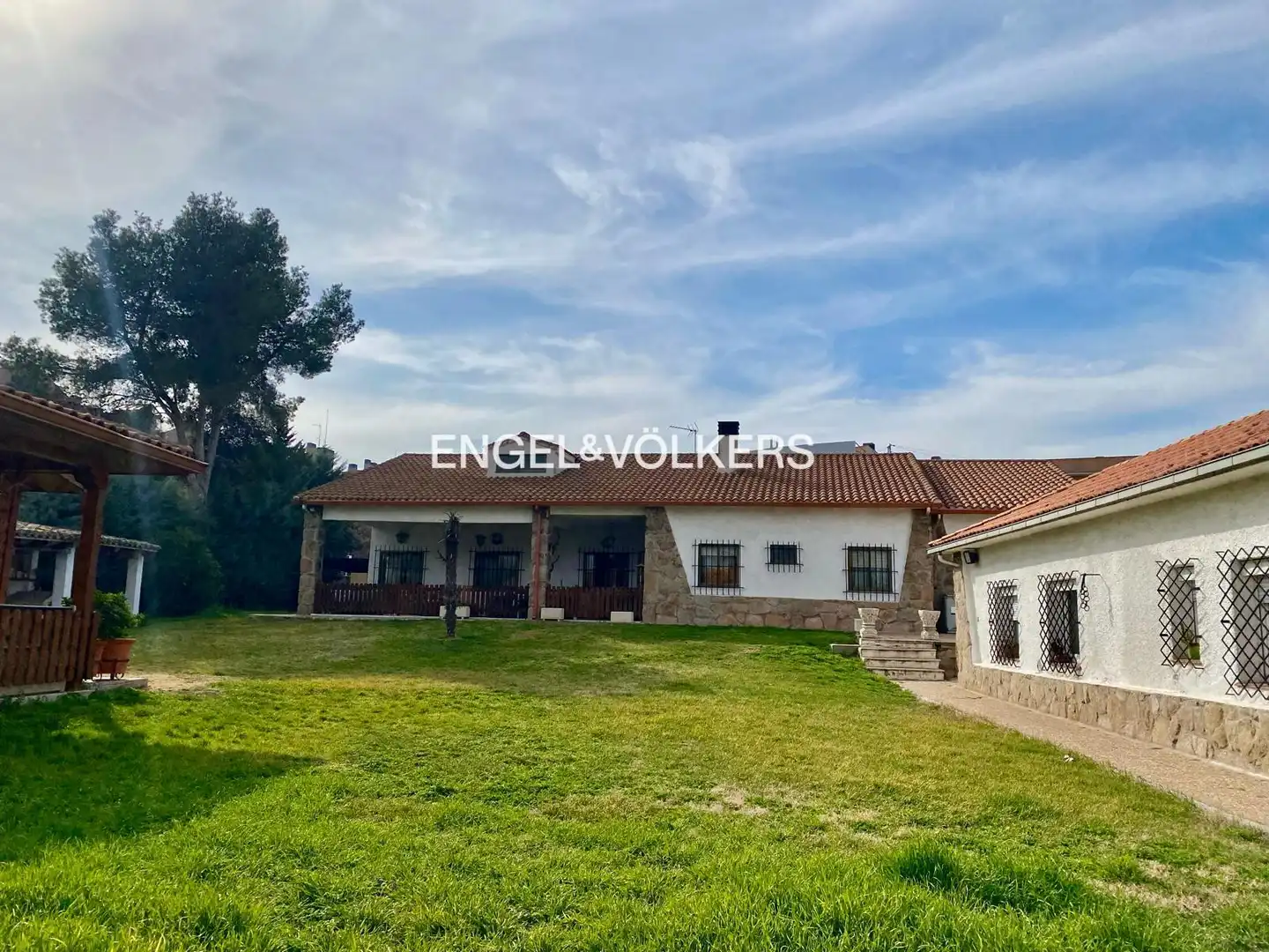 Exterior view of Houses for sale in Madrid  with Heating, Private garden and Terrace