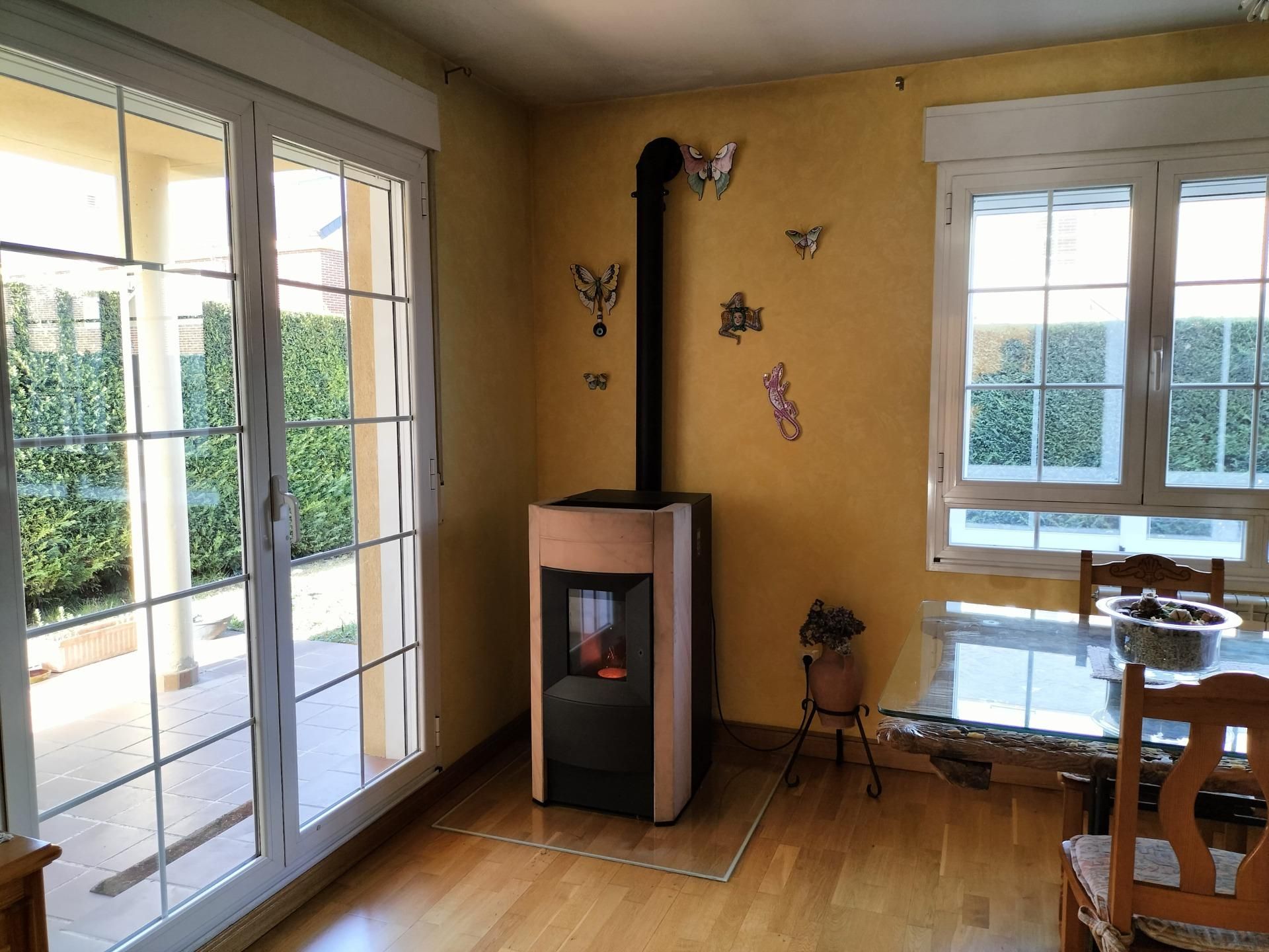 Single-family semi-detached for sale in Villamuriel de Cerrato  with Heating, Private garden and Parquet flooring