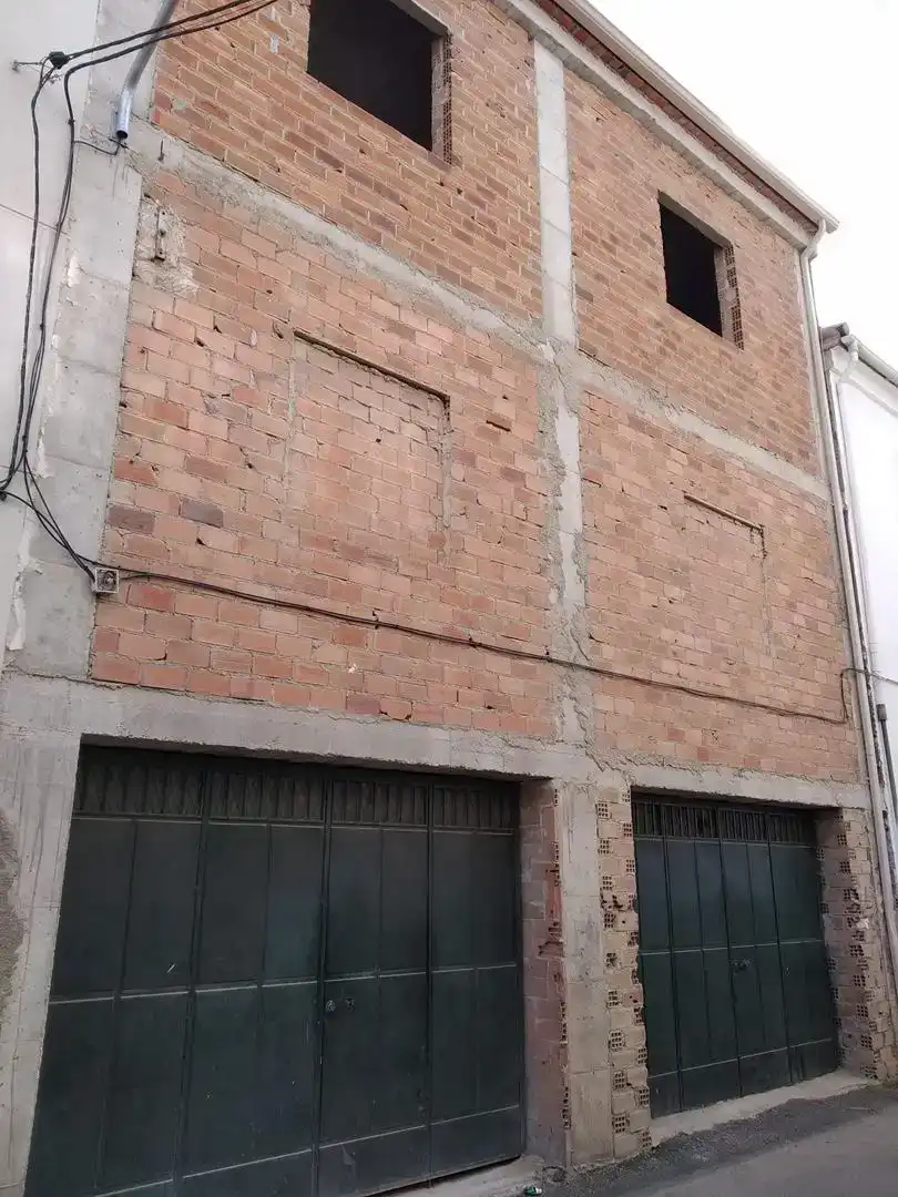 Vista exterior de Casa adosada en venda en Rus, Jaén