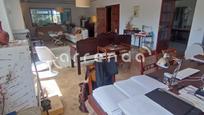Sala d'estar de Casa o xalet en venda en Villalbilla amb Terrassa i Piscina