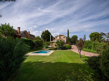 Villa con piscina in affitto a Fuencarral - El Pardo
