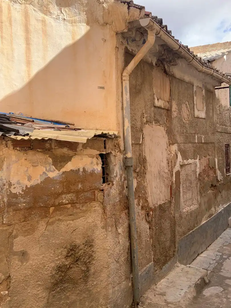 Vista exterior de Casa adosada en venta en Hellín