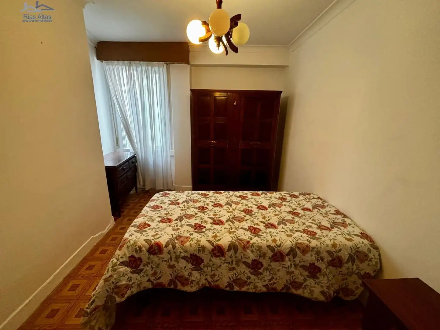 Habitación de Piso de alquiler en A Coruña Capital  con Calefacción y Amueblado
