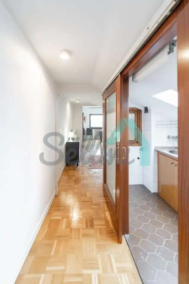 Flat for rent in Oviedo   with Heating, Parquet flooring and Furnished