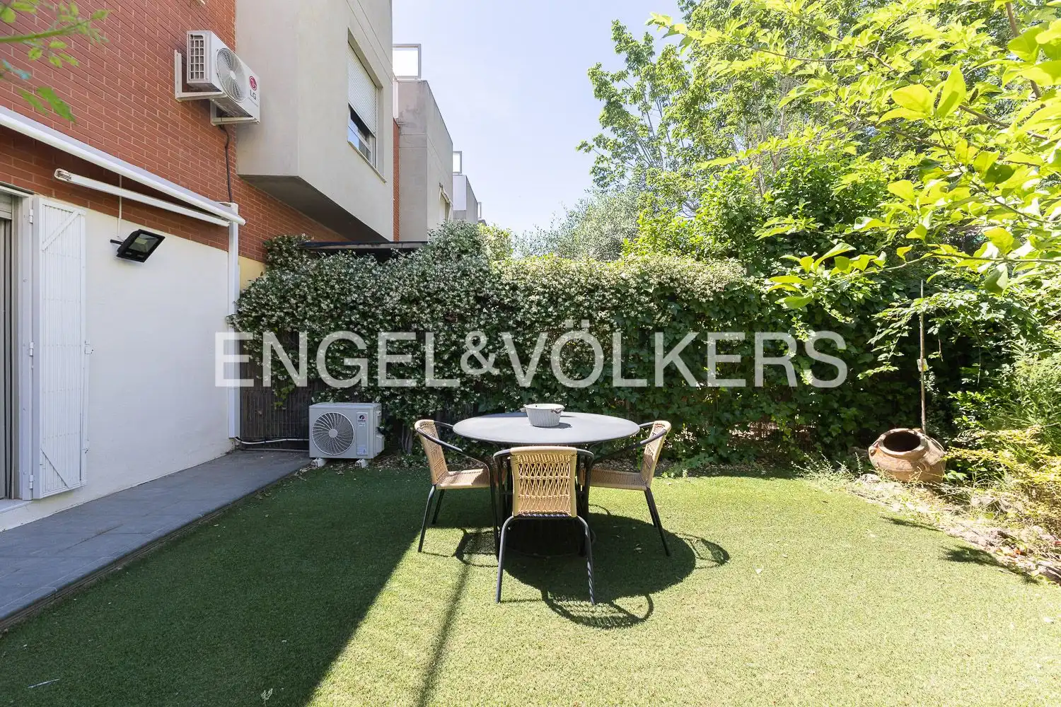 Terraza de Casa o chalet de alquiler en Rocafort con Aire acondicionado, Calefacción y Jardín privado