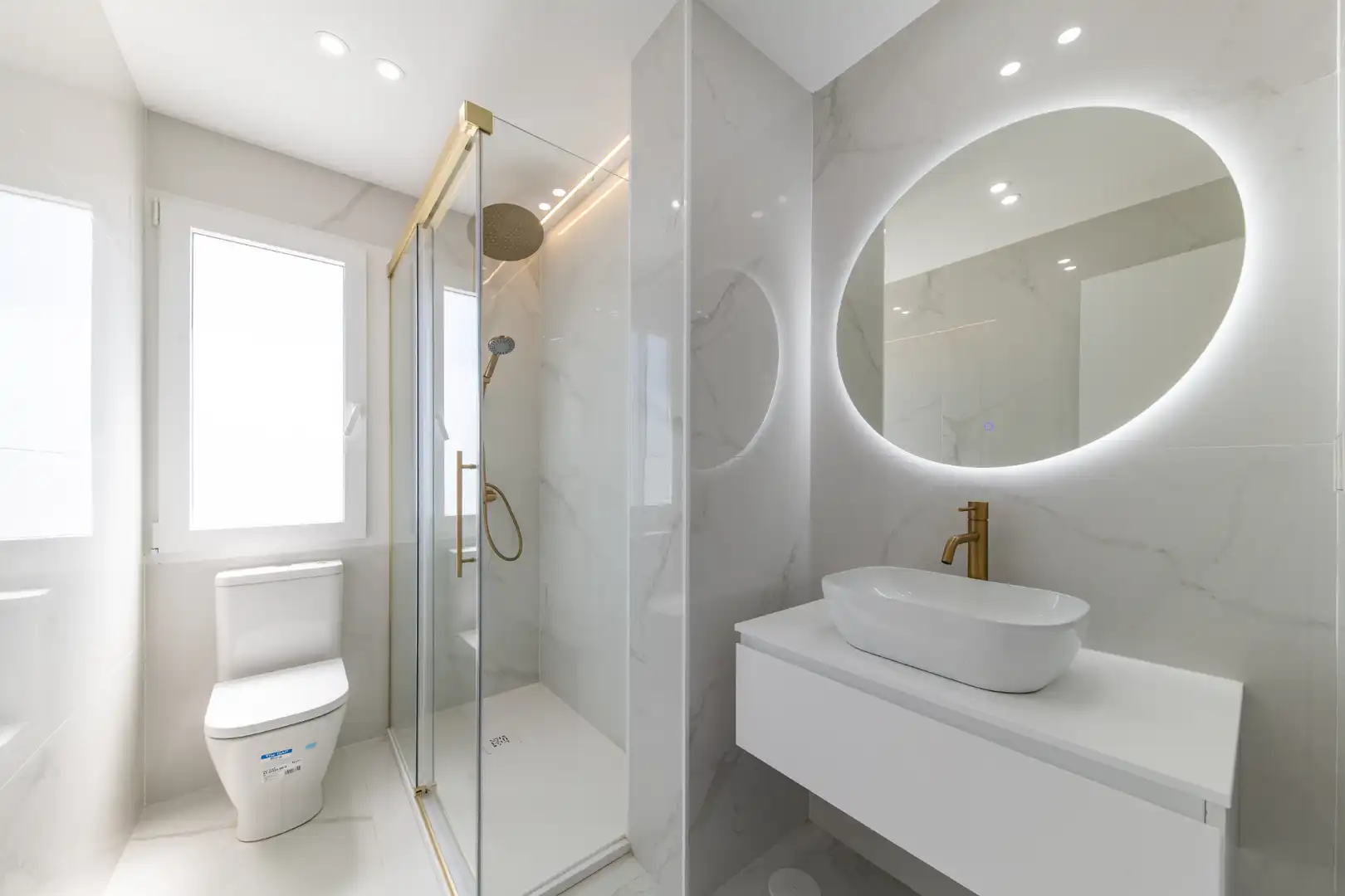 Badezimmer von Dachboden zum Verkauf in Madrid mit Klimaanlage, Heizung und Parkett