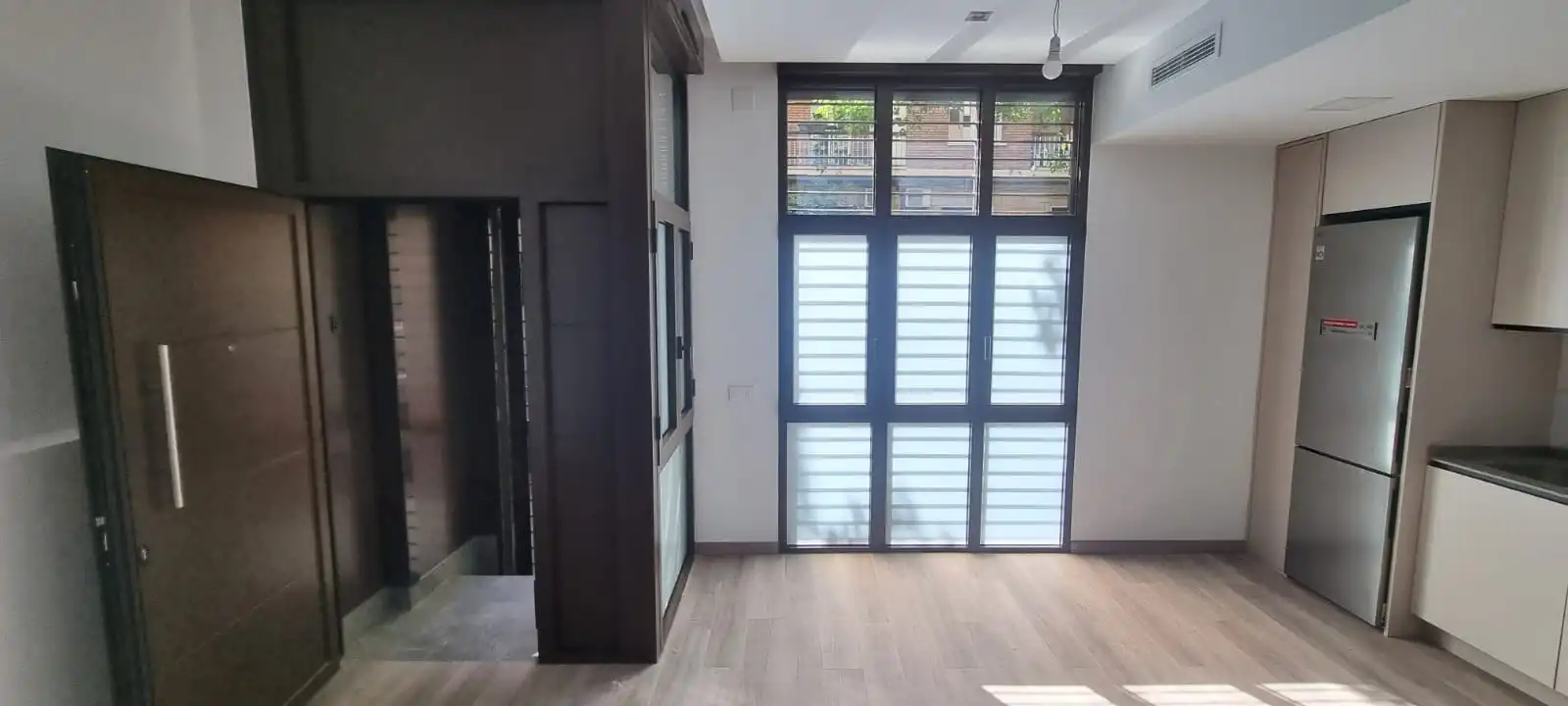 Study for rent in Madrid  with Air Conditioner, Heating and Oven