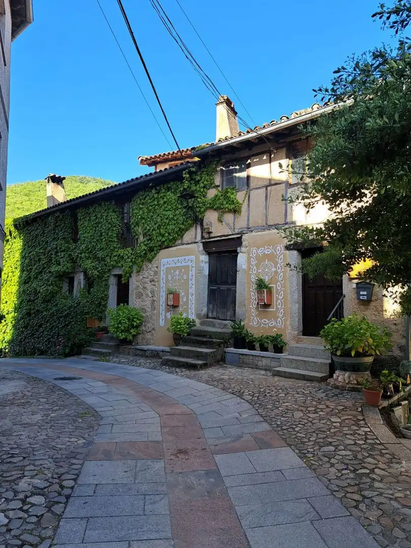 Vista exterior de Casa o chalet en venta en San Esteban de la Sierra