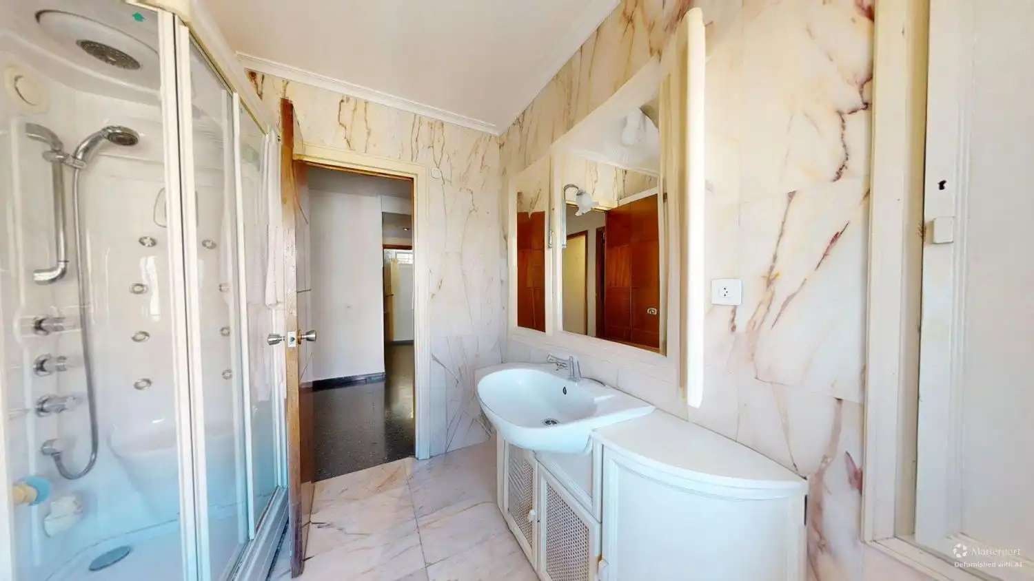 Bathroom of Flat for sale in Sevilla  with Air Conditioner, Terrace and Storage room