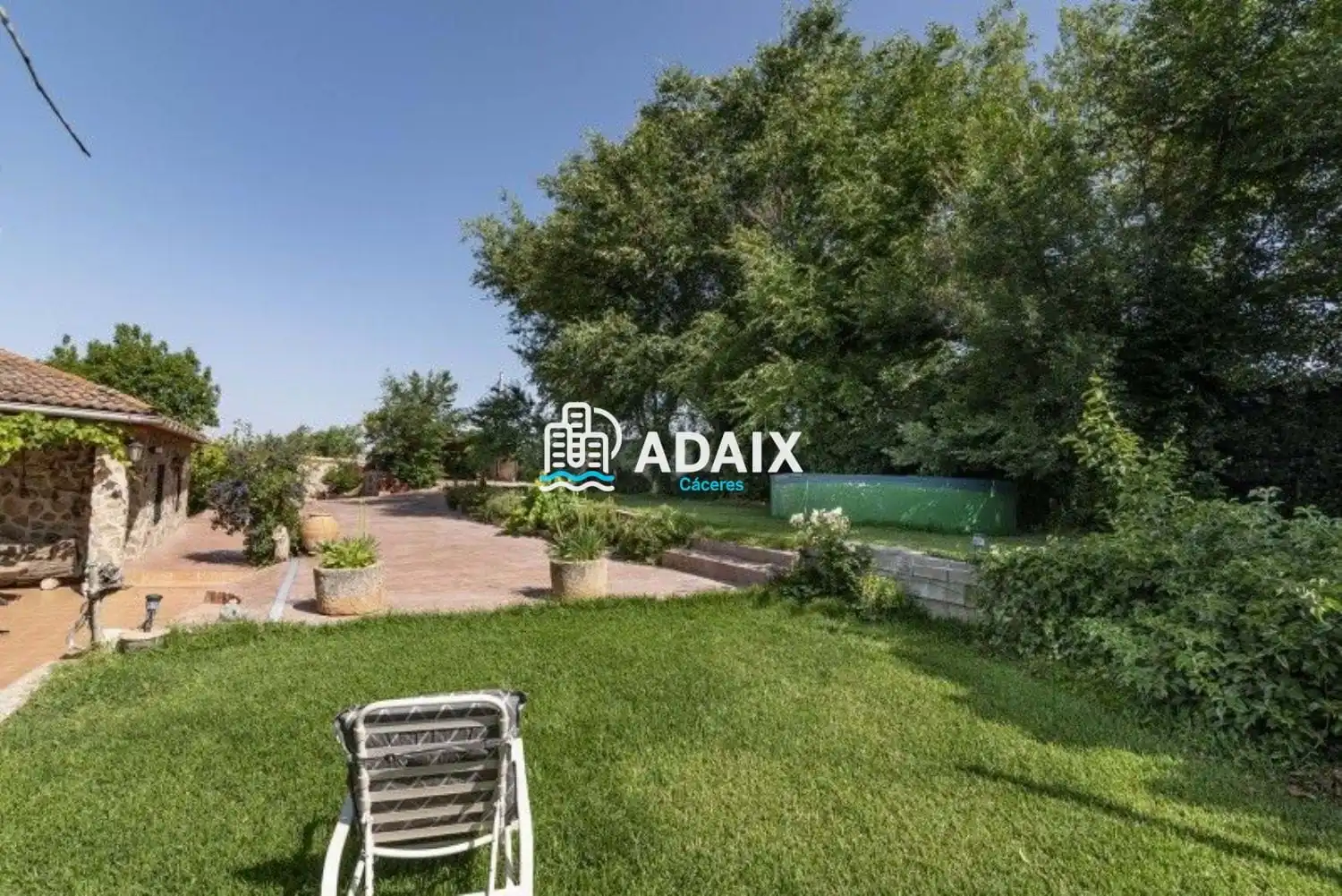 Garten von Einfamilien-Reihenhaus zum Verkauf in Cáceres mit Klimaanlage und Terrasse