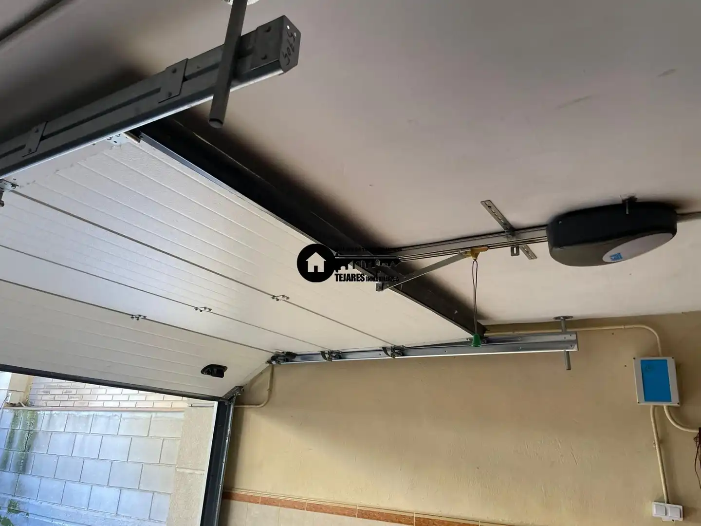 Parking de Casa adosada en venta en Albacete con Aire acondicionado, Calefacción y Jardín privado