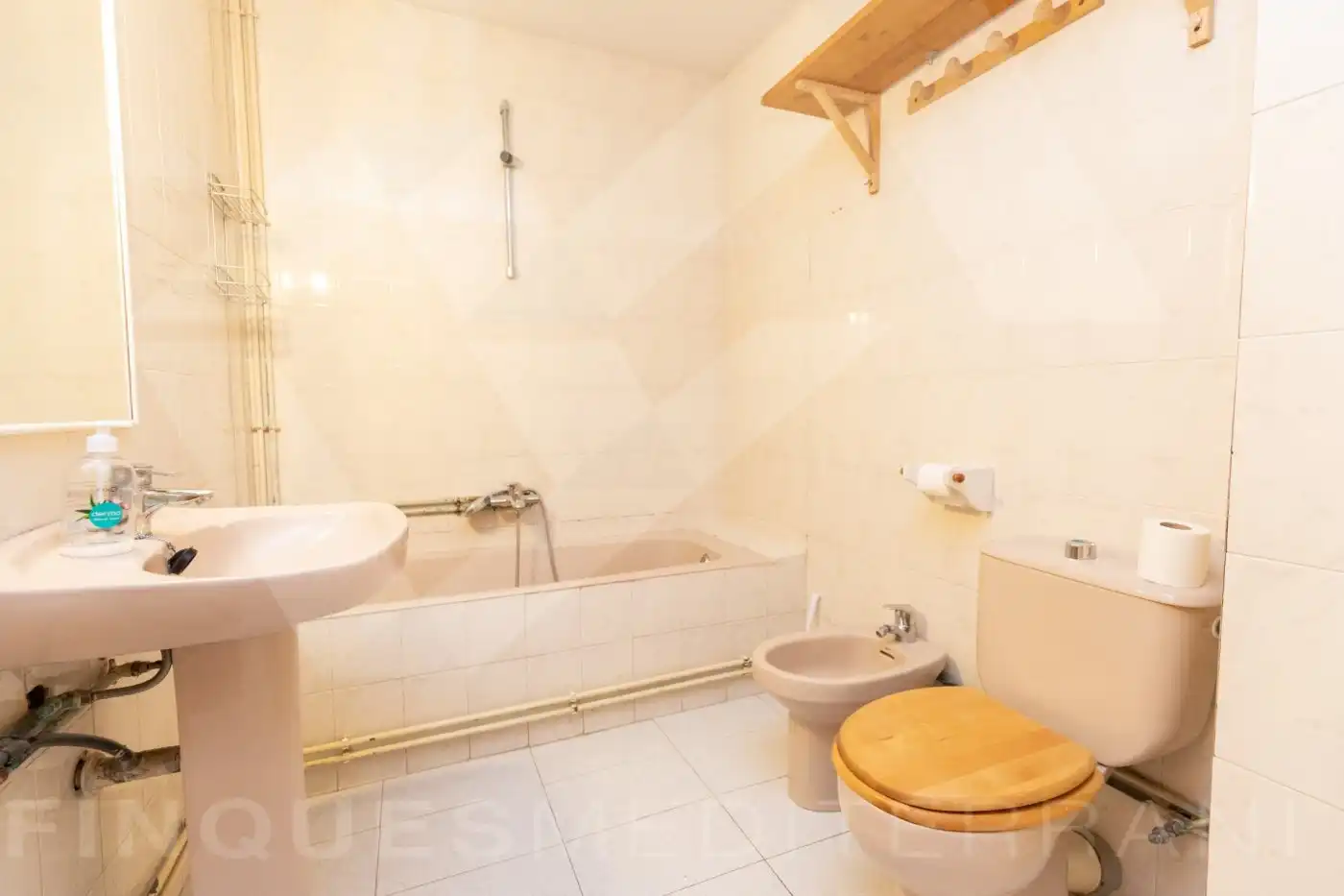 Bathroom of Flat for rent in Tarragona  with Heating, Parquet flooring and Terrace