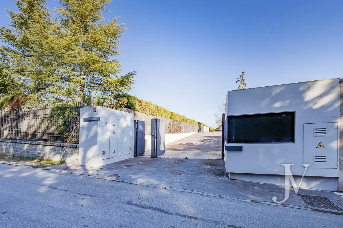 Exterior view of Houses for sale in Madrid  with Air Conditioner, Heating and Private garden