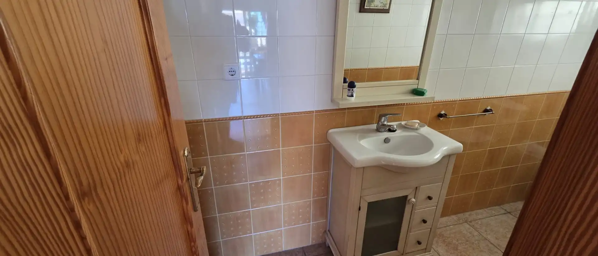 Bany de Casa adosada en venda en Alhaurín de la Torre amb Aire condicionat, Jardí privat i Terrassa