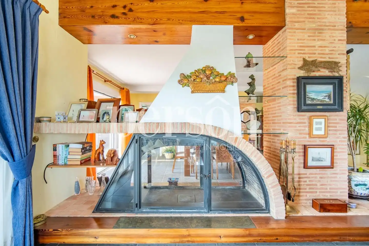Sala d'estar de Casa o xalet en venda en Alzira amb Jardí privat, Terrassa i Piscina