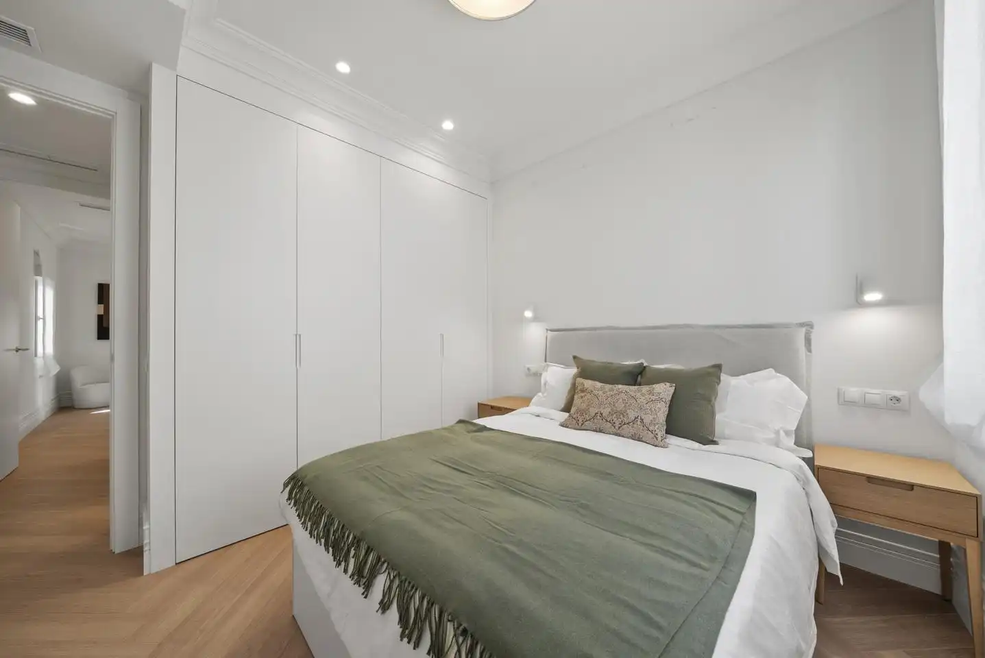 Bedroom of Flat for sale in Madrid  with Air Conditioner, Heating and Furnished