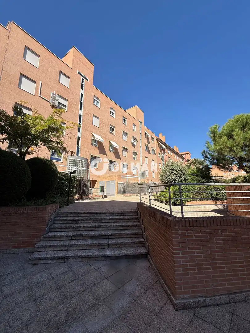 Exterior view of Flat for sale in Retiro
