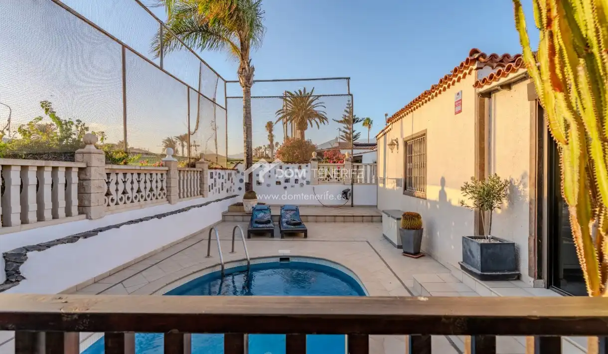 Vista exterior de Casa o chalet en venta en San Miguel de Abona con Jardín privado, Terraza y Trastero