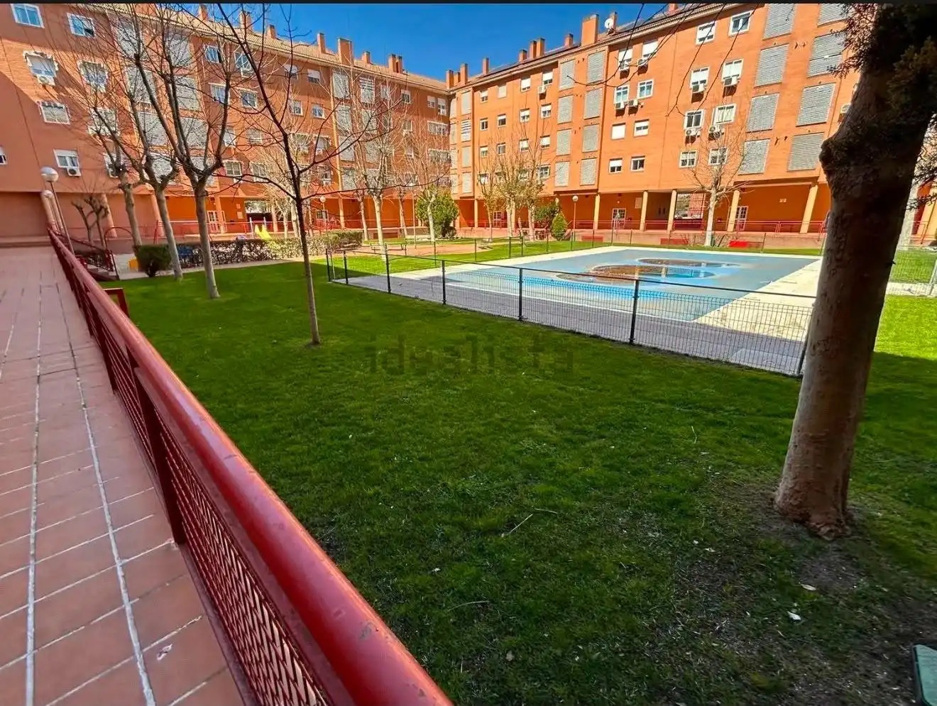 Vista exterior de Piso de alquiler en Fuenlabrada con Aire acondicionado, Jardín privado y Trastero
