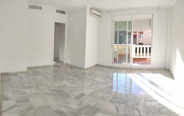 Piso en Alquiler en Avenida Reina Sofía en Santa Eufemia