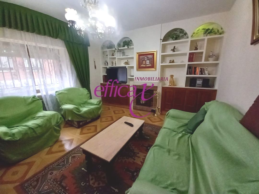 Sala d'estar de Casa o xalet en venda en Escalonilla amb Calefacció i Traster