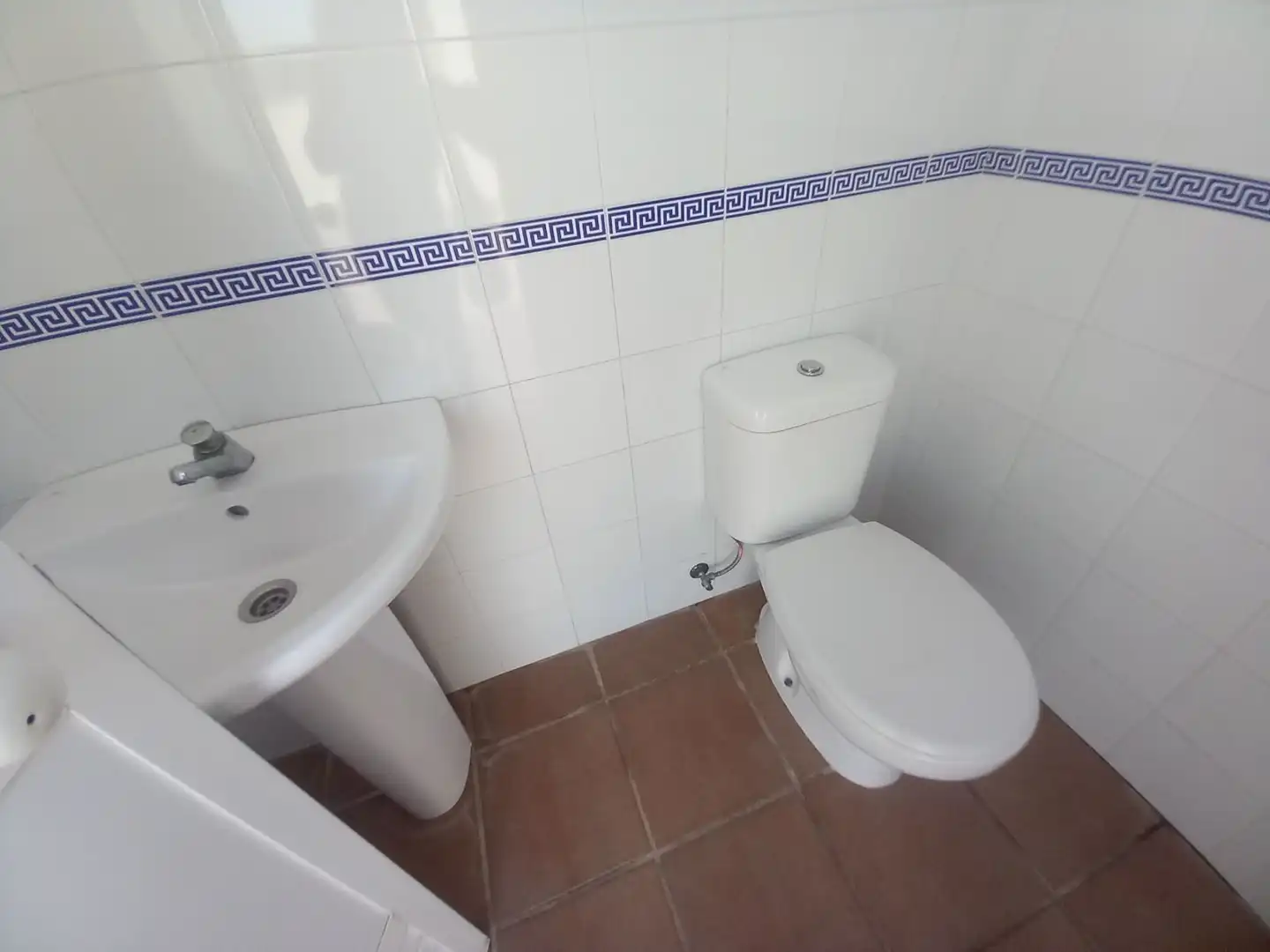 Bathroom of Flat for sale in Ronda  with Air Conditioner, Heating and Community pool