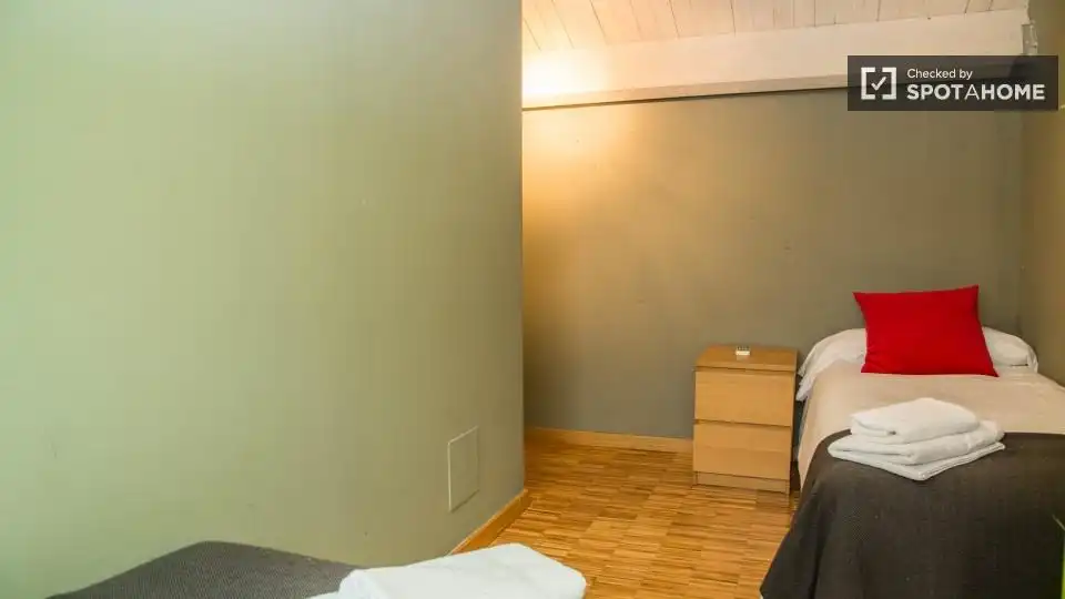 Habitació a Sant Gervasi- Galvany
